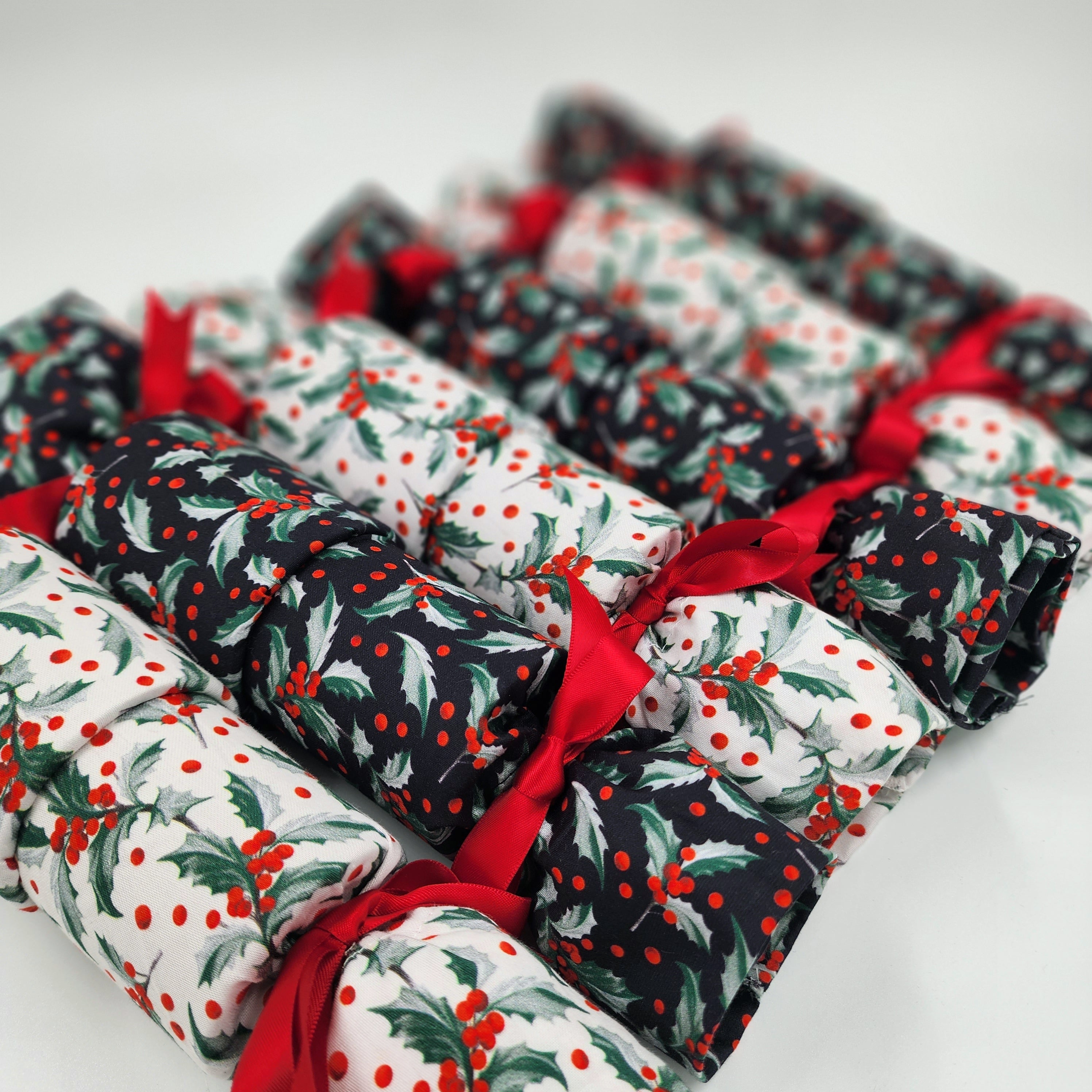 Holly (6 Reusable Christmas Crackers)